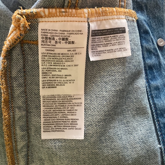 Levi’s 90s trucker Jean Jacket- size small - Picture 7 of 7